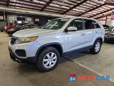 2011 KIA SORENTO LX 5XYKT3A12BG060741 - główne zdjęcie licytacji z USA - miniatura