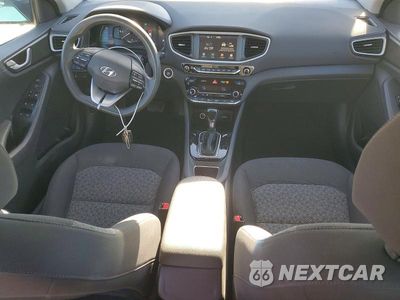 Zdjęcie 8 z 12 samochodu: 2019 HYUNDAI IONIQ BLUE VIN:KMHC65LC5KU179965 - miniatura