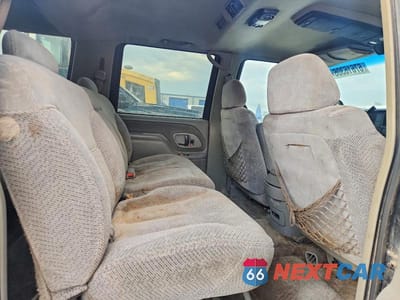 Zdjęcie 11 z 13 samochodu: 1999 CHEVROLET SUBURBAN C1500 VIN:3GNEC16R2XG105645 - miniatura