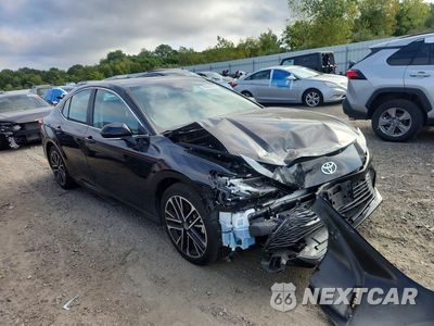 Czwarte zdjęcie samochodu z boku: 2025 TOYOTA CAMRY XLE VIN:4T1DBADK6SU002758 - miniatura