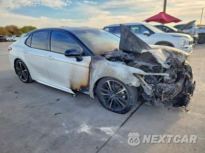 Czwarte zdjęcie samochodu z boku: 2019 TOYOTA CAMRY XSE VIN:4T1B61HK2KU200680 - miniatura