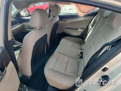 Zdjęcie 10 z 12 samochodu: 2017 HYUNDAI ELANTRA SE VIN:5NPD74LF8HH125640 - miniatura