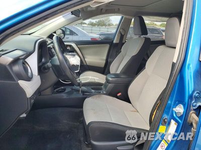 Zdjęcie 7 z 13 samochodu: 2017 TOYOTA RAV4 XLE VIN:JTMWFREVXHJ104518 - miniatura