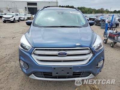 Piąte zdjęcie samochodu w środku: 2018 FORD ESCAPE SE VIN:1FMCU9GD7JUB53253 - miniatura