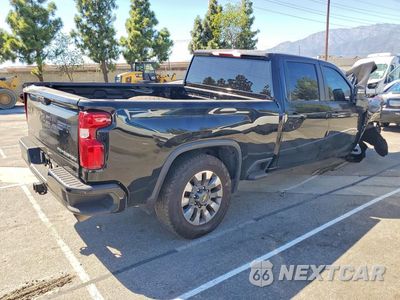 Trzecie zdjęcie samochodu z tyłu: 2024 CHEVROLET SILVERADO K2500 CUSTOM VIN:2GC4YME77R1263899 - miniatura