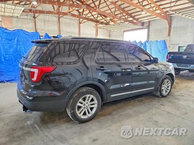 Trzecie zdjęcie samochodu z tyłu: 2017 FORD EXPLORER XLT VIN:1FM5K7D80HGD97538 - miniatura