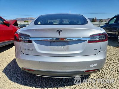Zdjęcie 6 z 12 samochodu: 2014 TESLA MODEL S VIN:5YJSA1H16EFP49905 - miniatura