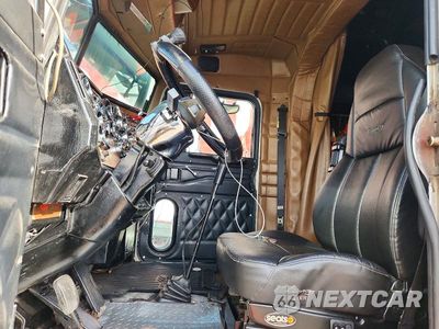 Zdjęcie 7 z 13 samochodu: 2000 PETERBILT 379 - SEMI TRUCK VIN:1XP5DR9XXYD483689 - miniatura