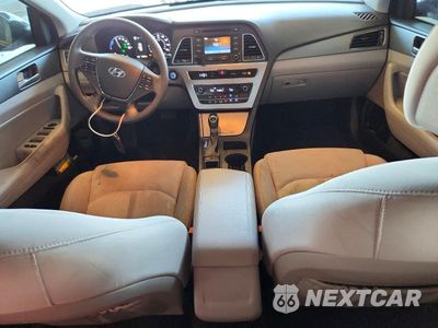 Zdjęcie 8 z 13 samochodu: 2016 HYUNDAI SONATA HYBRID SE VIN:KMHE24L16GA037047 - miniatura