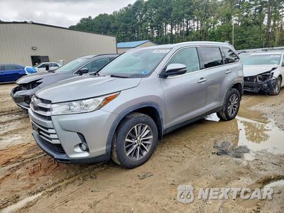 2019 TOYOTA HIGHLANDER XLE 5TDJZRFH7KS592962 - główne zdjęcie licytacji z USA - miniatura