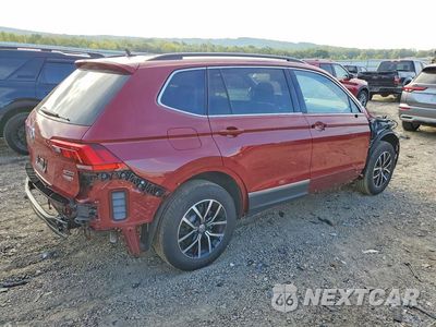 Trzecie zdjęcie samochodu z tyłu: 2021 VOLKSWAGEN TIGUAN SE VIN:3VV2B7AX6MM100079 - miniatura