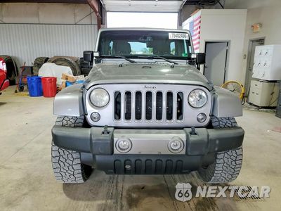 Piąte zdjęcie samochodu w środku: 2018 JEEP WRANGLER UNLIMITED SAHARA VIN:1C4HJWEG2JL840127 - miniatura