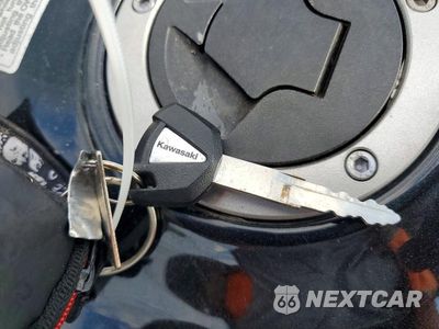 Zdjęcie 8 z 9 samochodu: 2019 KAWASAKI ZX1000 W VIN:JKAZXCW18KA022114 - miniatura
