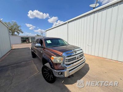 2014 TOYOTA TUNDRA CREWMAX PLATINUM 5TFAW5F13EX406028 - główne zdjęcie licytacji z USA - miniatura