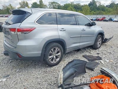 Trzecie zdjęcie samochodu z tyłu: 2015 TOYOTA HIGHLANDER XLE VIN:5TDKKRFH5FS071110 - miniatura