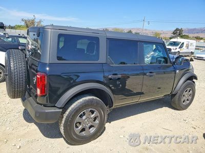 Trzecie zdjęcie samochodu z tyłu: 2026 FORD BRONCO BIG BEND VIN:1FMDE7BH0TLA52385 - miniatura