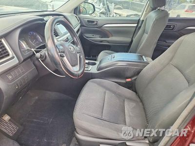 Zdjęcie 7 z 13 samochodu: 2018 TOYOTA HIGHLANDER LE VIN:5TDZZRFH2JS281487 - miniatura