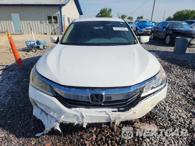 Piąte zdjęcie samochodu w środku: 2017 HONDA ACCORD LX VIN:1HGCR2F31HA273553 - miniatura