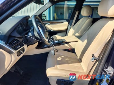 Zdjęcie 7 z 13 samochodu: 2017 BMW X5 SDRIVE35I VIN:5UXKR2C32H0X03917 - miniatura