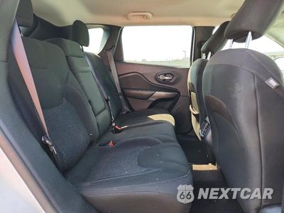 Zdjęcie 11 z 13 samochodu: 2019 JEEP CHEROKEE LATITUDE VIN:1C4PJLCB0KD221507 - miniatura