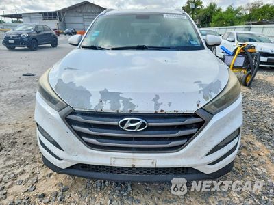 Piąte zdjęcie samochodu w środku: 2016 HYUNDAI TUCSON SE VIN:KM8J33A4XGU055035 - miniatura