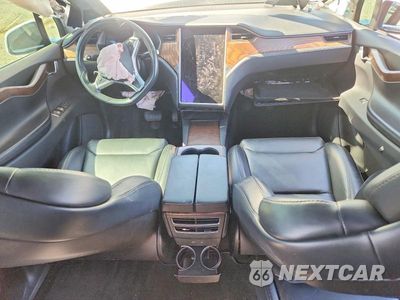 Zdjęcie 8 z 13 samochodu: 2018 TESLA MODEL X VIN:5YJXCBE2XJF104512 - miniatura