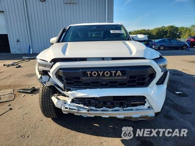 Piąte zdjęcie samochodu w środku: 2026 TOYOTA TACOMA TRAILHUNTER HV VIN:3TYLC5LN0TT061492 - miniatura