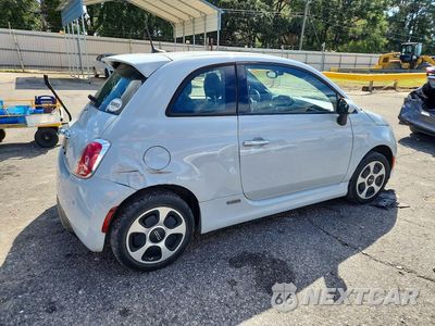 Trzecie zdjęcie samochodu z tyłu: 2017 FIAT 500 ELECTRIC VIN:3C3CFFGE0HT682395 - miniatura