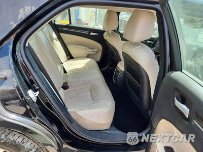 Zdjęcie 10 z 12 samochodu: 2019 CHRYSLER 300 LIMITED VIN:2C3CCAEG5KH693571 - miniatura
