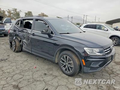Czwarte zdjęcie samochodu z boku: 2019 VOLKSWAGEN TIGUAN SE VIN:3VV3B7AX8KM090303 - miniatura