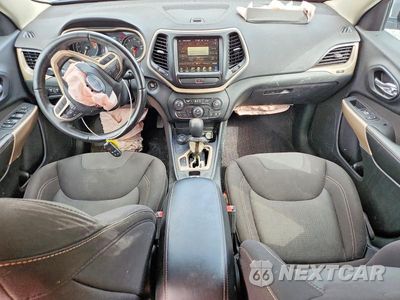 Zdjęcie 8 z 13 samochodu: 2017 JEEP CHEROKEE LATITUDE VIN:1C4PJMCS1HD213799 - miniatura