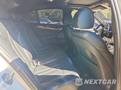 Zdjęcie 10 z 13 samochodu: 2019 BMW 540 I VIN:WBAJE5C55KWW34976 - miniatura