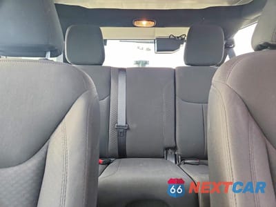 Zdjęcie 10 z 13 samochodu: 2014 JEEP WRANGLER UNLIMITED SPORT VIN:1C4BJWDG4EL306074 - miniatura