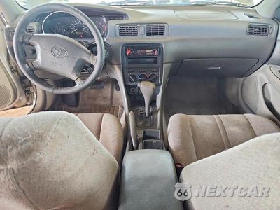 Zdjęcie 8 z 12 samochodu: 2001 TOYOTA CAMRY LE VIN:4T1BG22K51U811622 - miniatura