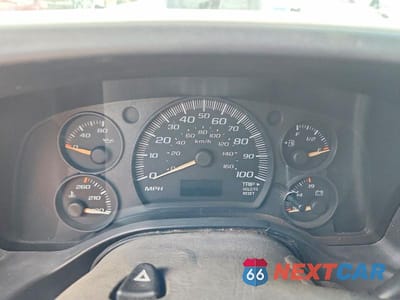 Zdjęcie 9 z 13 samochodu: 2004 CHEVROLET EXPRESS 2500 DELIVERY VAN VIN:1GCGG25V871100832 - miniatura