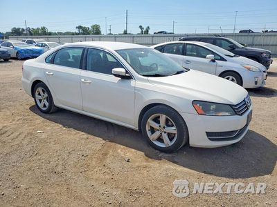 Czwarte zdjęcie samochodu z boku: 2014 VOLKSWAGEN PASSAT S VIN:1VWAT7A34EC060170 - miniatura
