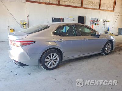 Trzecie zdjęcie samochodu z tyłu: 2018 TOYOTA CAMRY LE VIN:4T1B11HK0JU647487 - miniatura