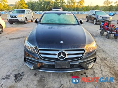 Piąte zdjęcie samochodu w środku: 2017 MERCEDES-BENZ E 300 4MATIC VIN:WDDZF4KB6HA167972 - miniatura
