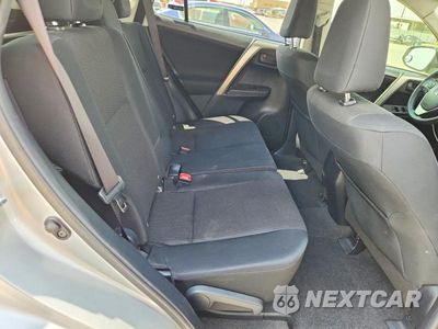 Zdjęcie 10 z 13 samochodu: 2015 TOYOTA RAV4 LE VIN:JTMZFREV2FJ058225 - miniatura
