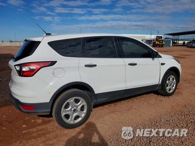 Trzecie zdjęcie samochodu z tyłu: 2018 FORD ESCAPE S VIN:1FMCU0F79JUD31588 - miniatura