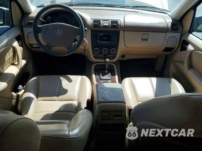 Zdjęcie 8 z 12 samochodu: 2005 MERCEDES-BENZ ML 500 VIN:4JGAB75E95A530699 - miniatura