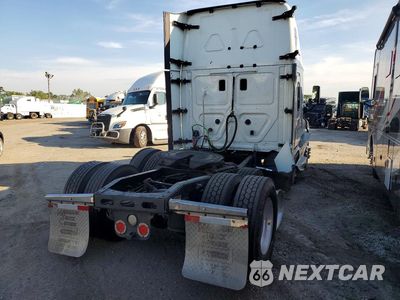 Trzecie zdjęcie samochodu z tyłu: 2016 FREIGHTLINER CASCADIA 125 SEMI TRUCK VIN:1FVXGF004GLGX5699 - miniatura