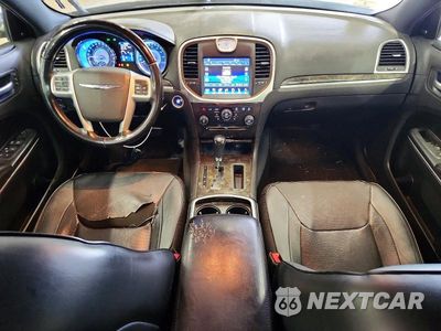 Zdjęcie 8 z 12 samochodu: 2013 CHRYSLER 300C VIN:2C3CCAET0DH666309 - miniatura