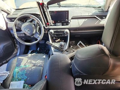 Zdjęcie 8 z 12 samochodu: 2020 TOYOTA RAV4 XLE PREMIUM VIN:2T3A1RFV9LW098633 - miniatura
