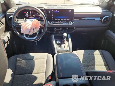 Zdjęcie 8 z 12 samochodu: 2024 CHEVROLET COLORADO Z71 VIN:1GCPTDEK4R1117174 - miniatura