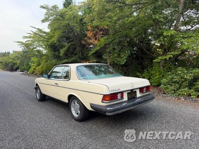 Trzecie zdjęcie samochodu z tyłu: 1978 MERCEDES-BENZ 280CE 2-DOOR VIN:12305312008767 - miniatura