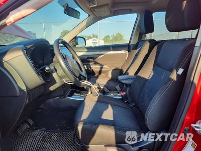 Zdjęcie 7 z 12 samochodu: 2018 MITSUBISHI OUTLANDER SE VIN:JA4AD3A33JZ011357 - miniatura