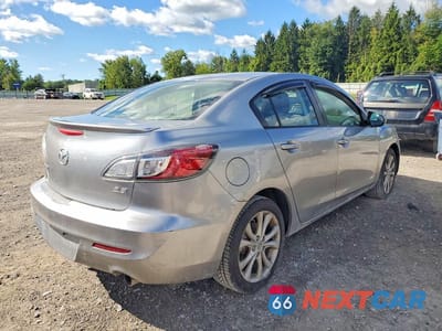 Trzecie zdjęcie samochodu z tyłu: 2011 MAZDA 3 S VIN:JM1BL1W67B1400202 - miniatura