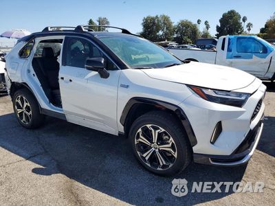 Czwarte zdjęcie samochodu z boku: 2023 TOYOTA RAV4 PRIME XSE VIN:JTMEB3FV0PD111414 - miniatura