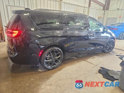 Trzecie zdjęcie samochodu z tyłu: 2027 CHRYSLER PACIFICA LIMITED VIN:2C4RC1GG9VR583981 - miniatura